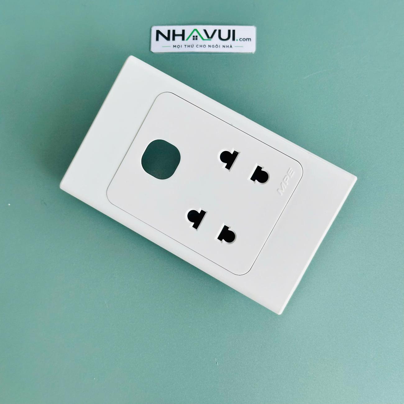 Ổ cắm đôi 2 chấu MPE A20US2XN A20US2XXN đế liền 16A 120x72mm