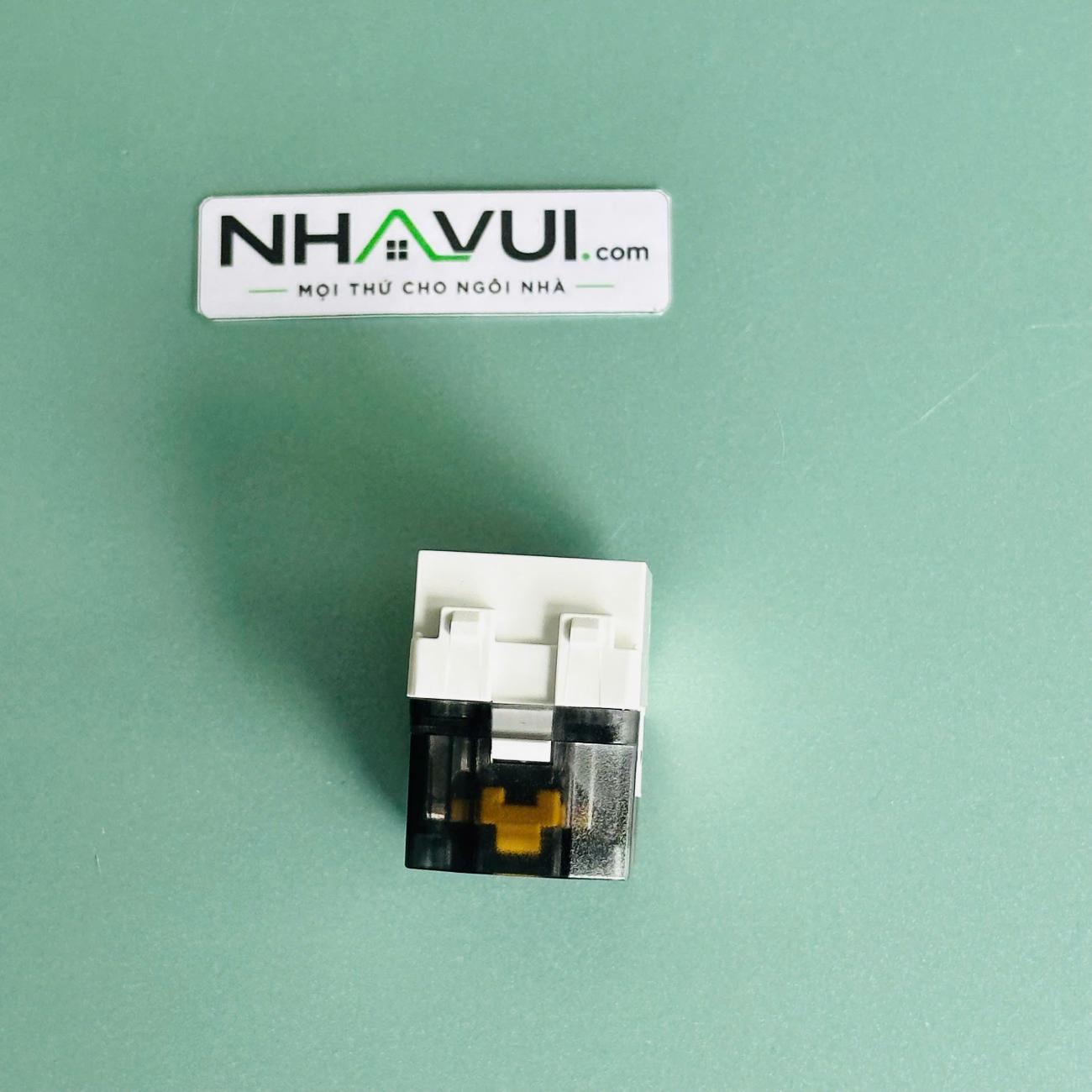 Ổ cắm 2 chấu MPE A6USV