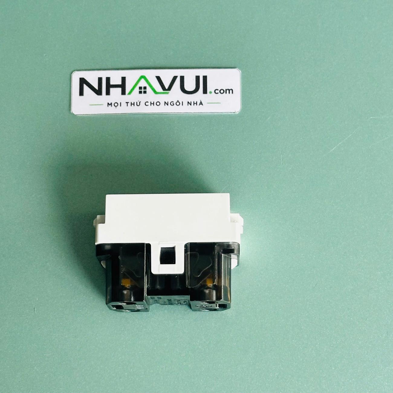 Ổ cắm 2 chấu MPE A6USV