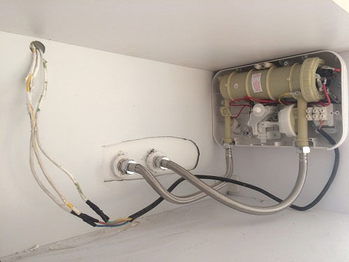 Bình nóng lạnh trực tiếp Ferroli RITA TM không bơm