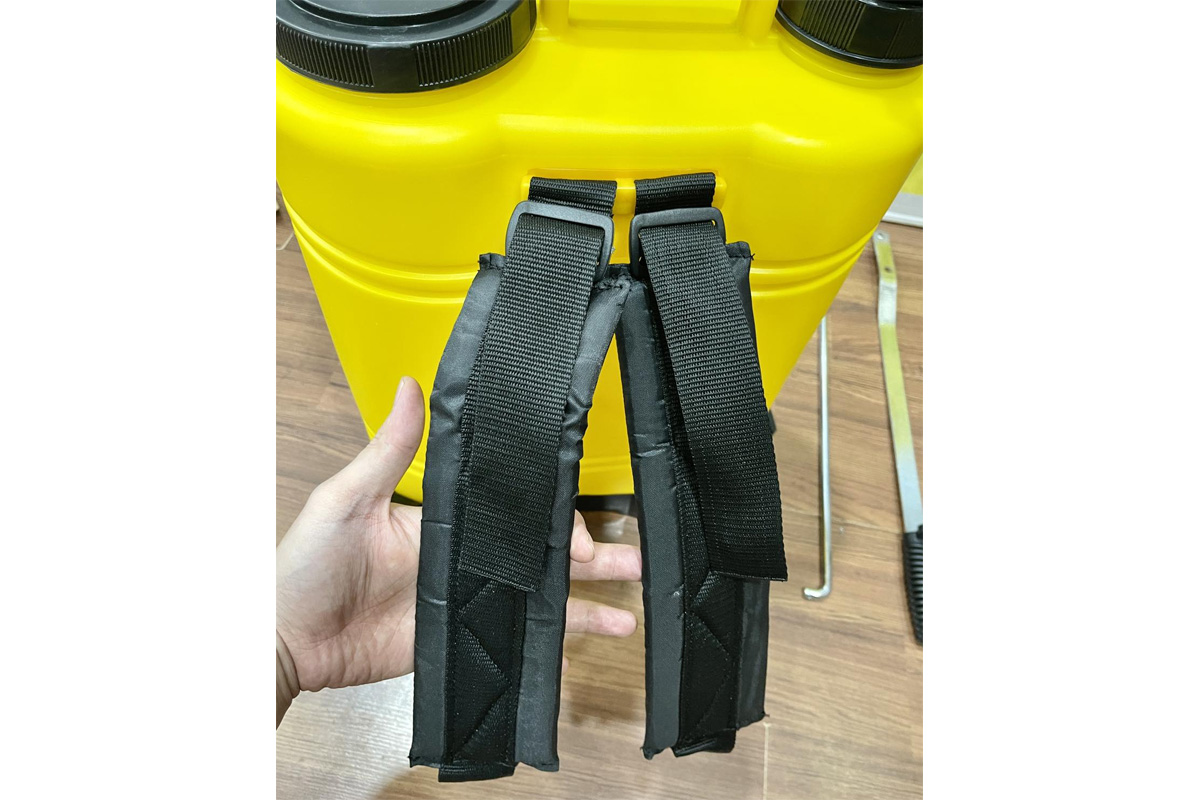 Bình xịt đeo vai 2 cần Dudaco B1802 18 lít