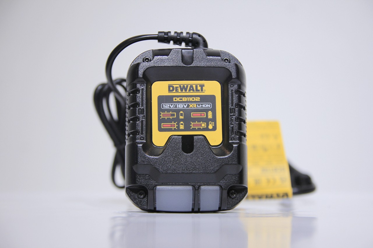 Bộ sạc pin Dewalt DCB1102-B1 10.8–18V 2 A