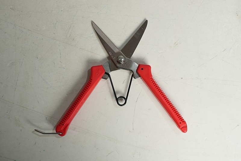 Kéo cắt đa năng HWASHIN P-300 dài 190 mm – thép mạ crom, Hàn Quốc