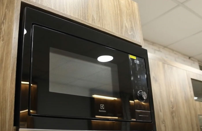Lò vi sóng kết hợp nướng âm tủ Electrolux EMSB30XCF 30 lít