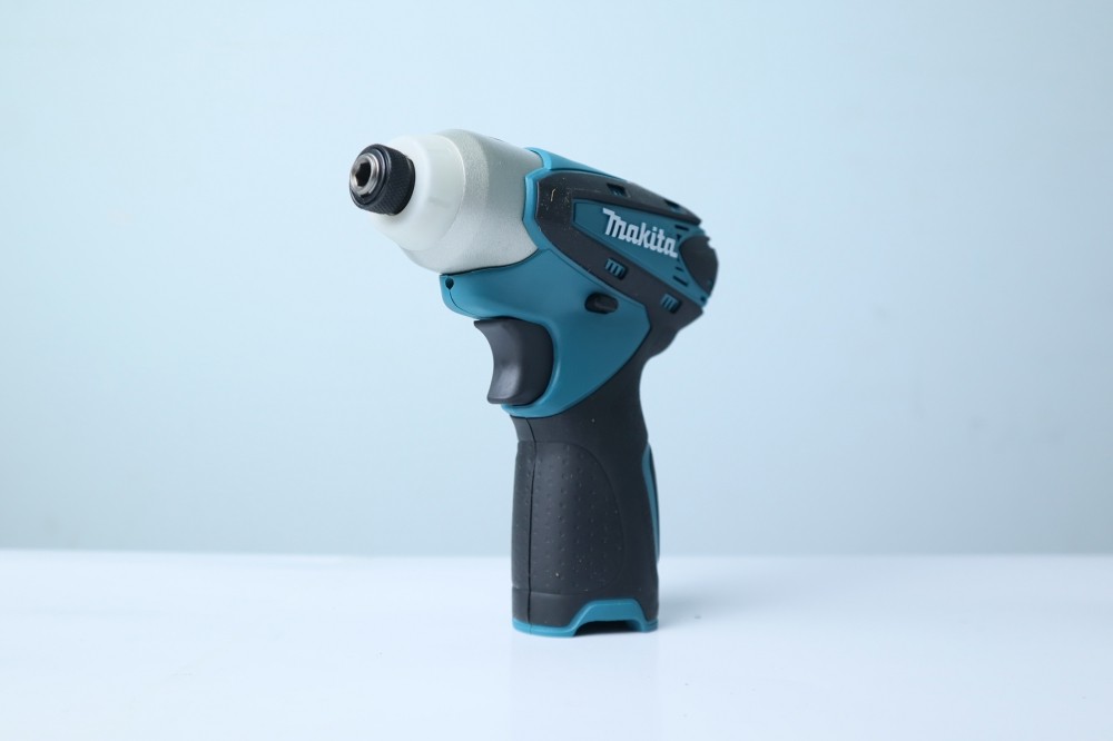 Máy bắt vít dùng pin Makita TD090DZ 10.8V 90 Nm (thân máy, chưa gồm pin và sạc)