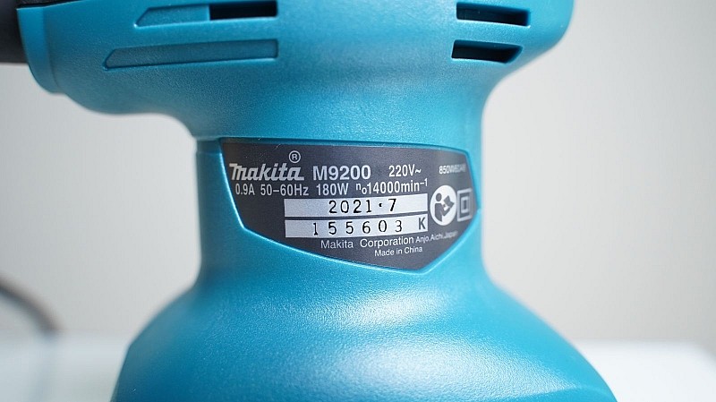 Máy chà nhám rung Makita M9200B 180W – đế 112 × 102 mm