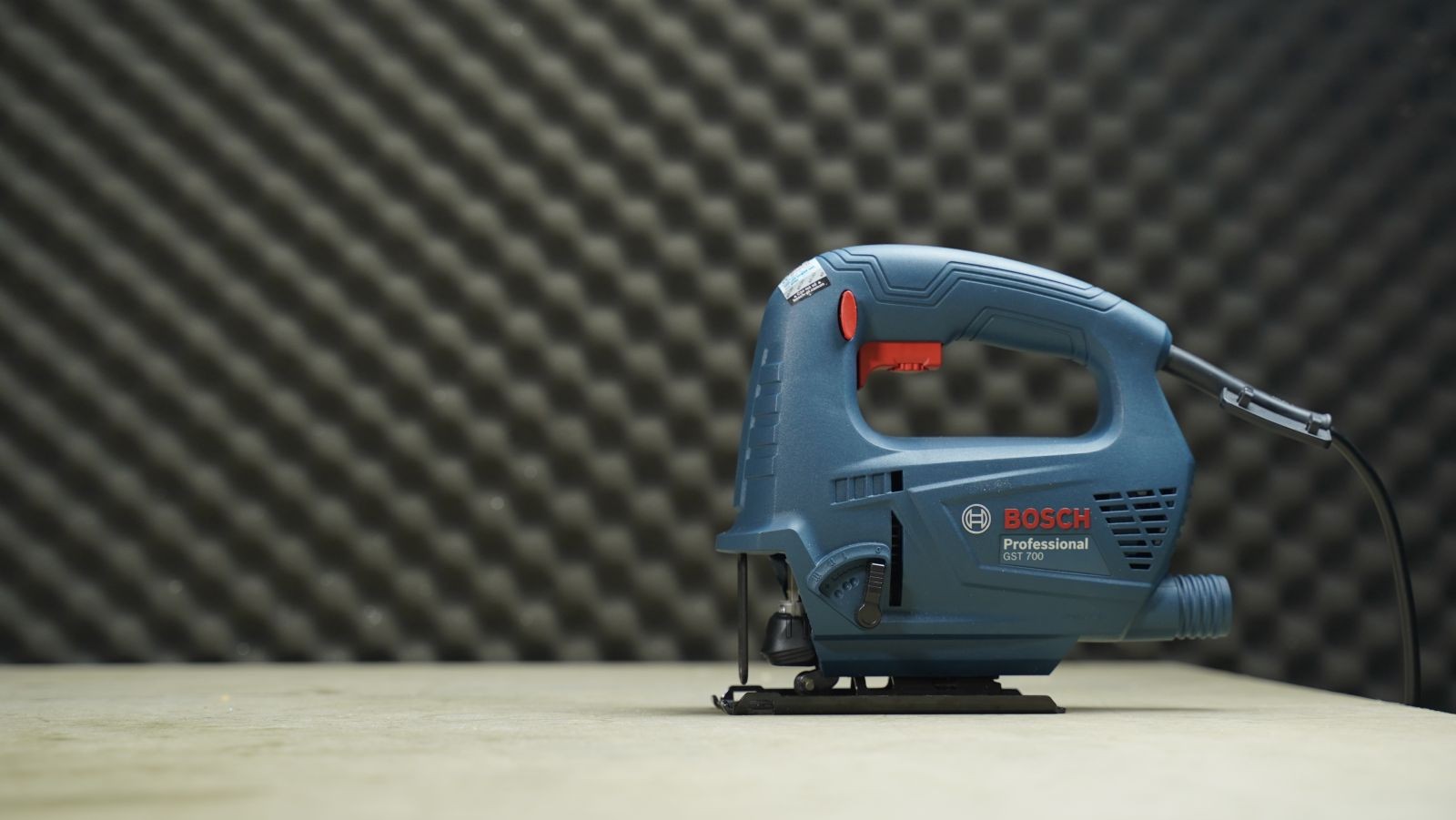 Máy cưa lọng Bosch GST 700 500 W cắt gỗ 70 mm