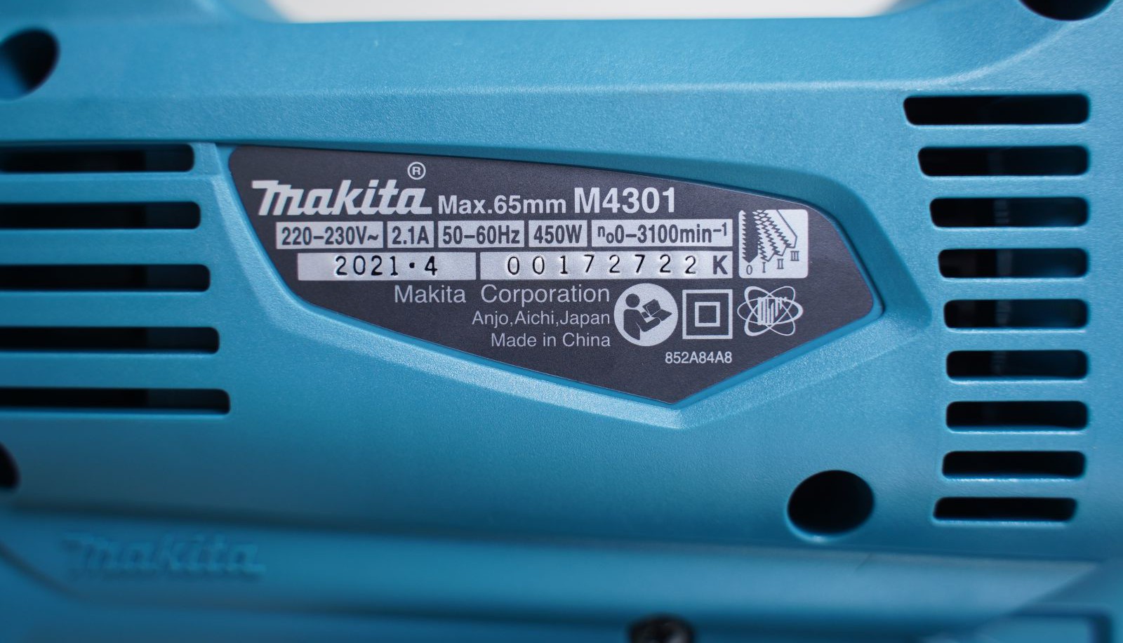 Máy cưa lọng Makita M4301B 450W cắt gỗ 65 mm