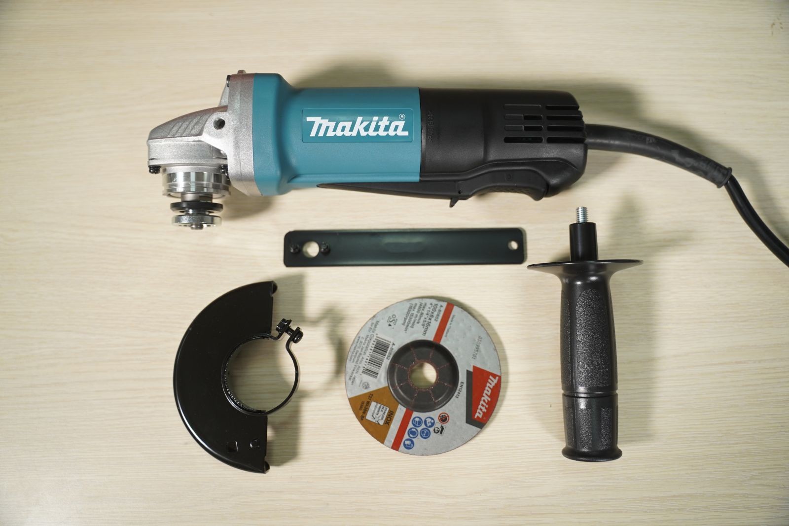 Máy mài góc Makita 9556HP 840W đá 100 mm