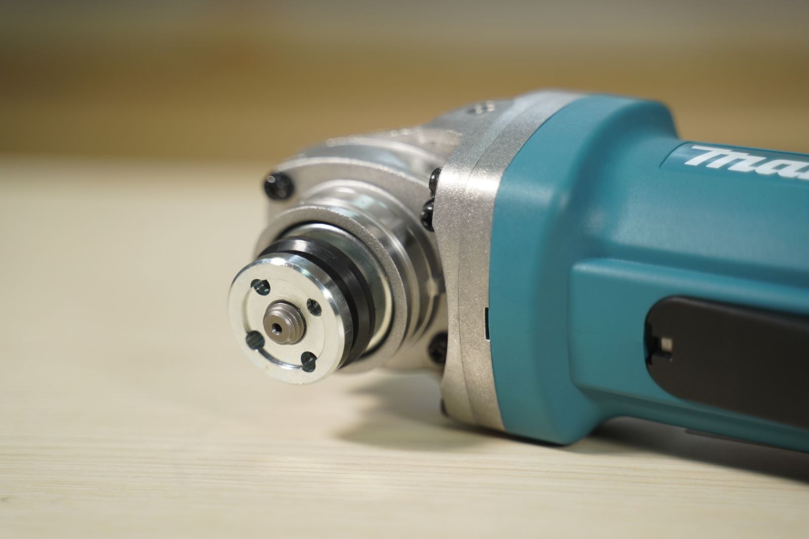 Máy mài góc Makita 9556HP 840W đá 100 mm