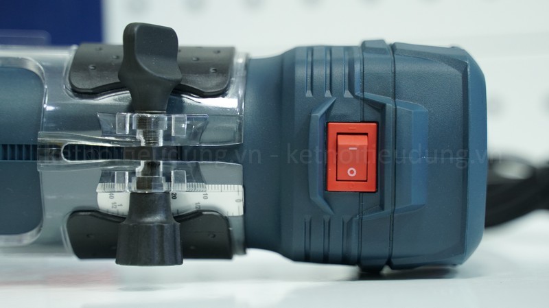Máy phay gỗ Bosch GKF 550 550 W đầu kẹp 6 mm