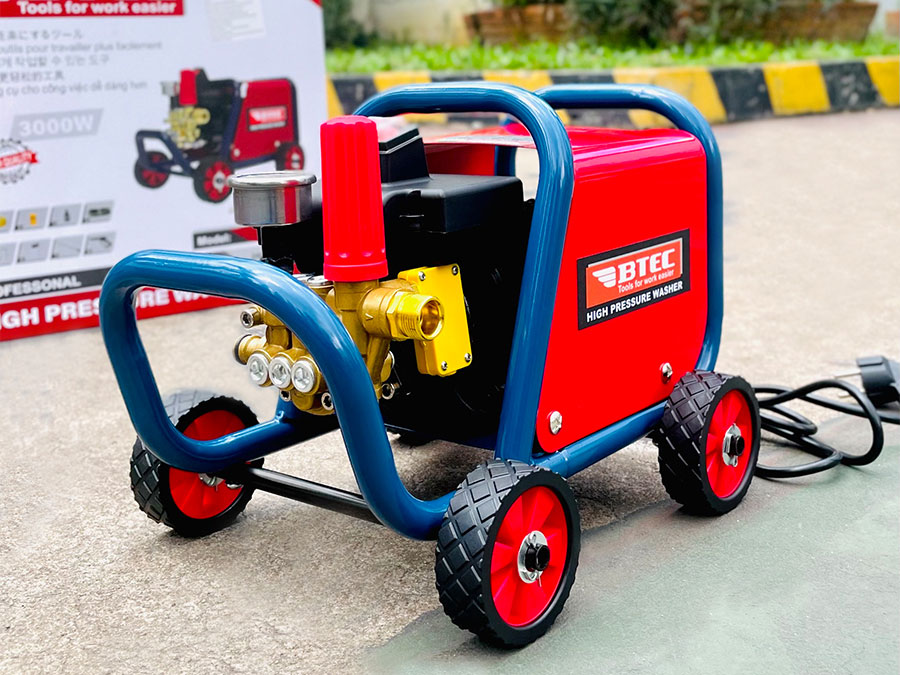 Máy rửa xe BTEC BT3000 có chỉnh áp