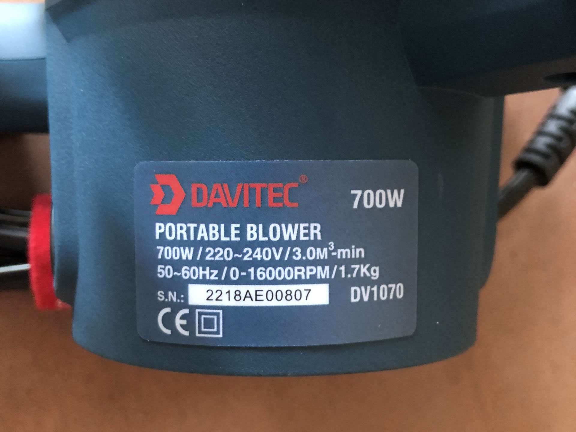 Máy thổi bụi Davitec DV1070 700W