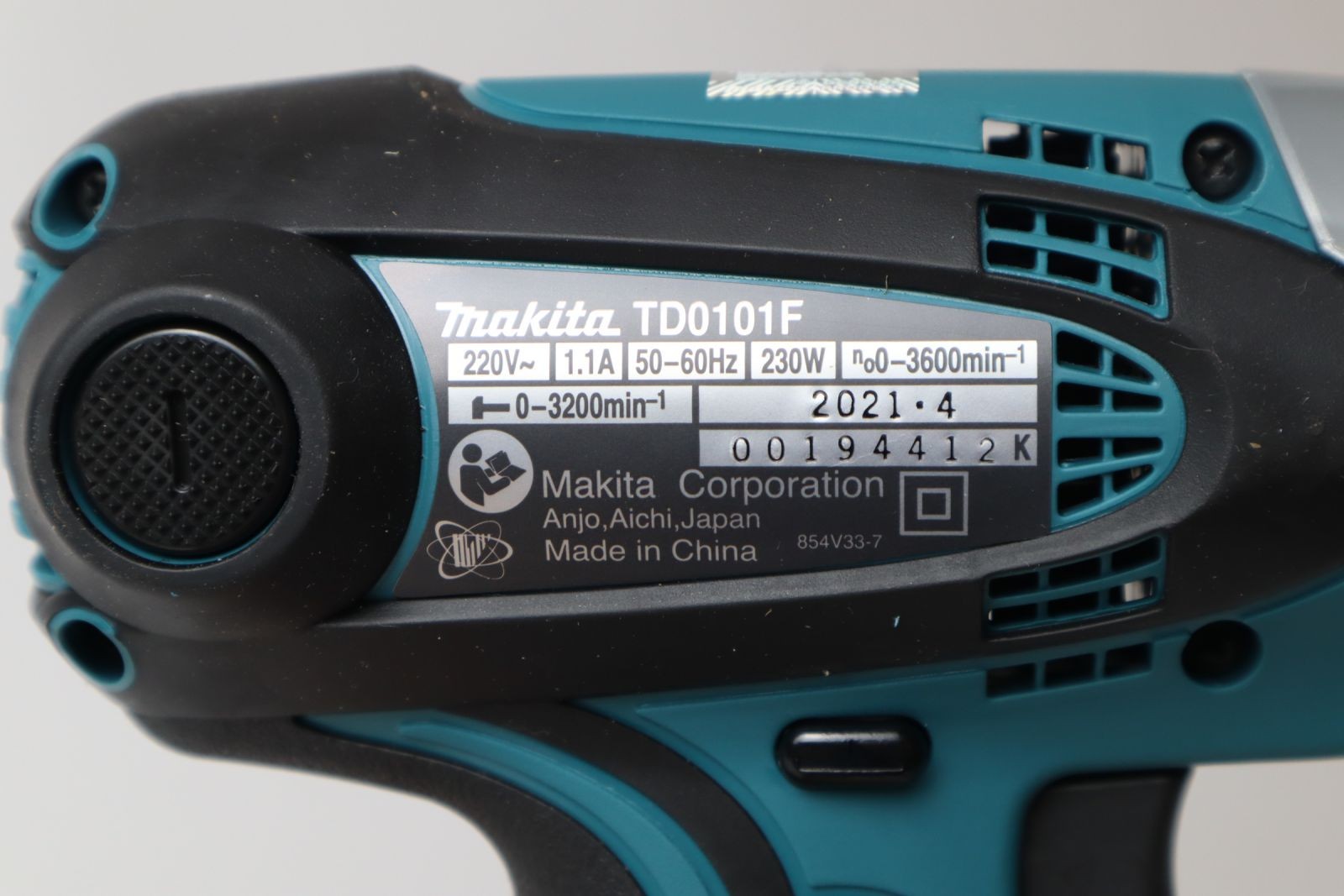 Máy vặn vít dùng điện Makita TD0101F 230 W có đèn LED