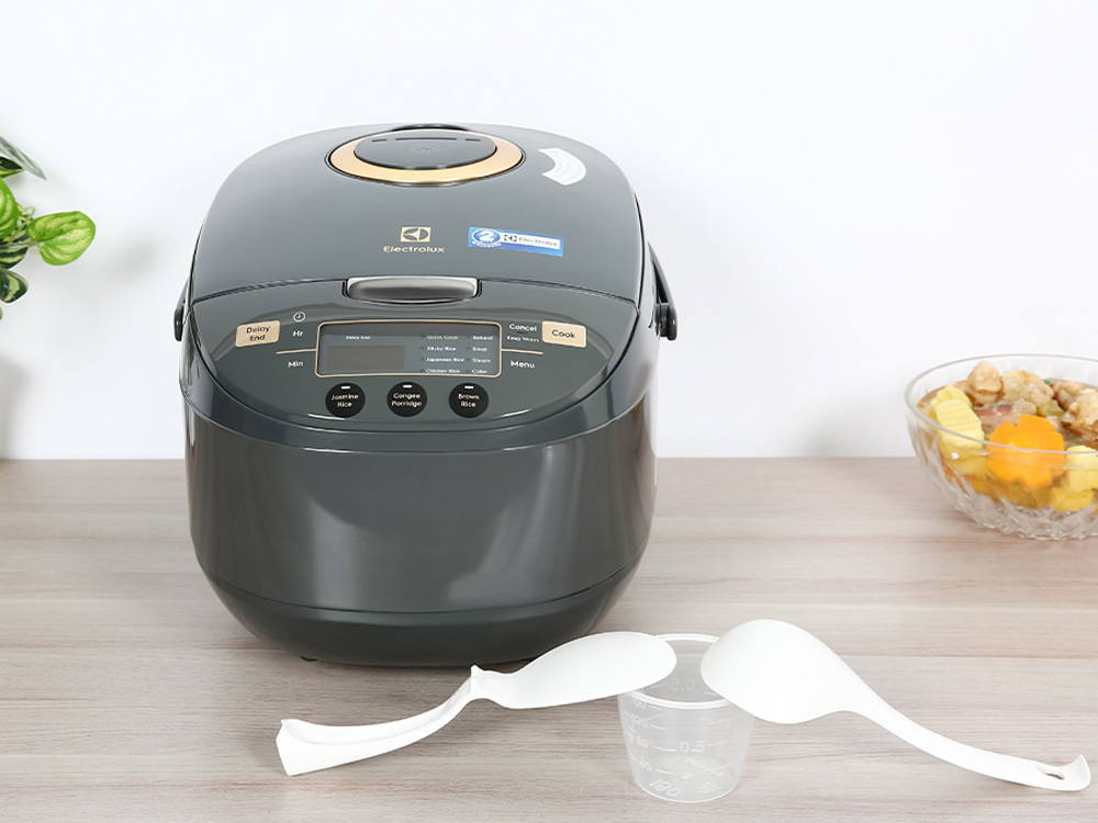 Nồi cơm điện tử Electrolux E7RC1-650K 1,8 lít
