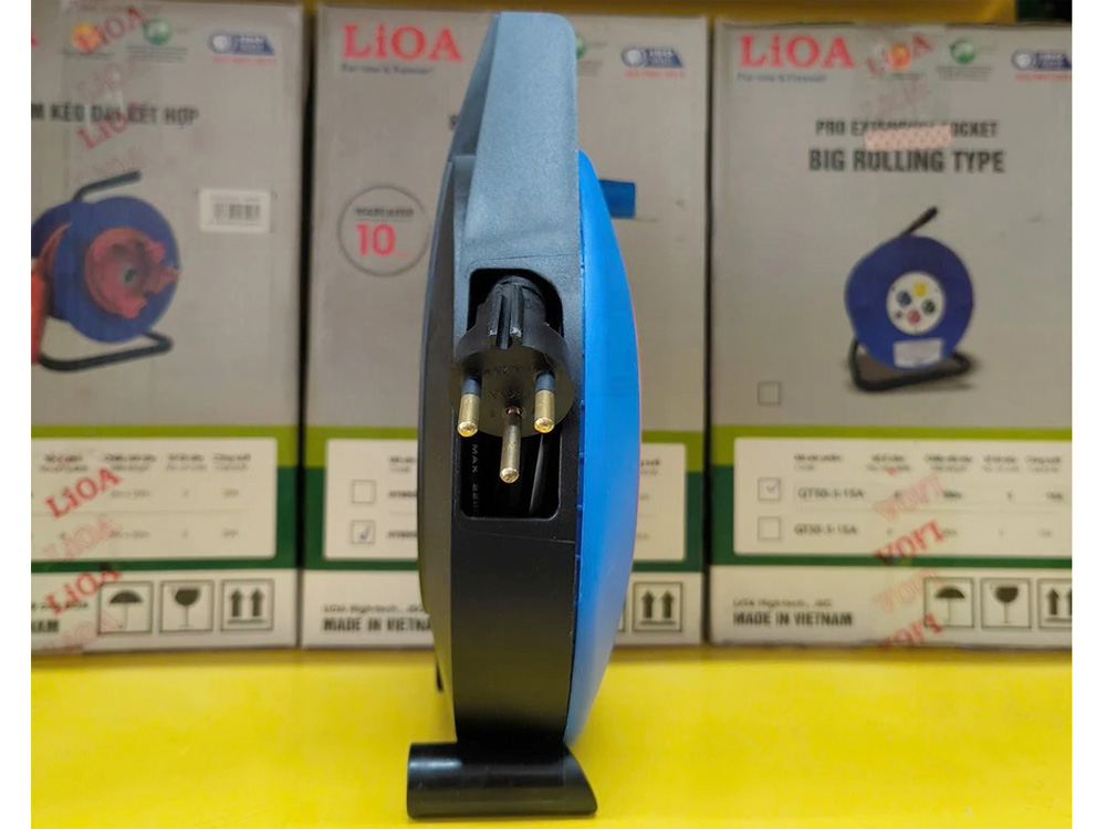 Ổ cắm kéo dài xách tay LiOA XTD10-3-10A cuộn dây kín