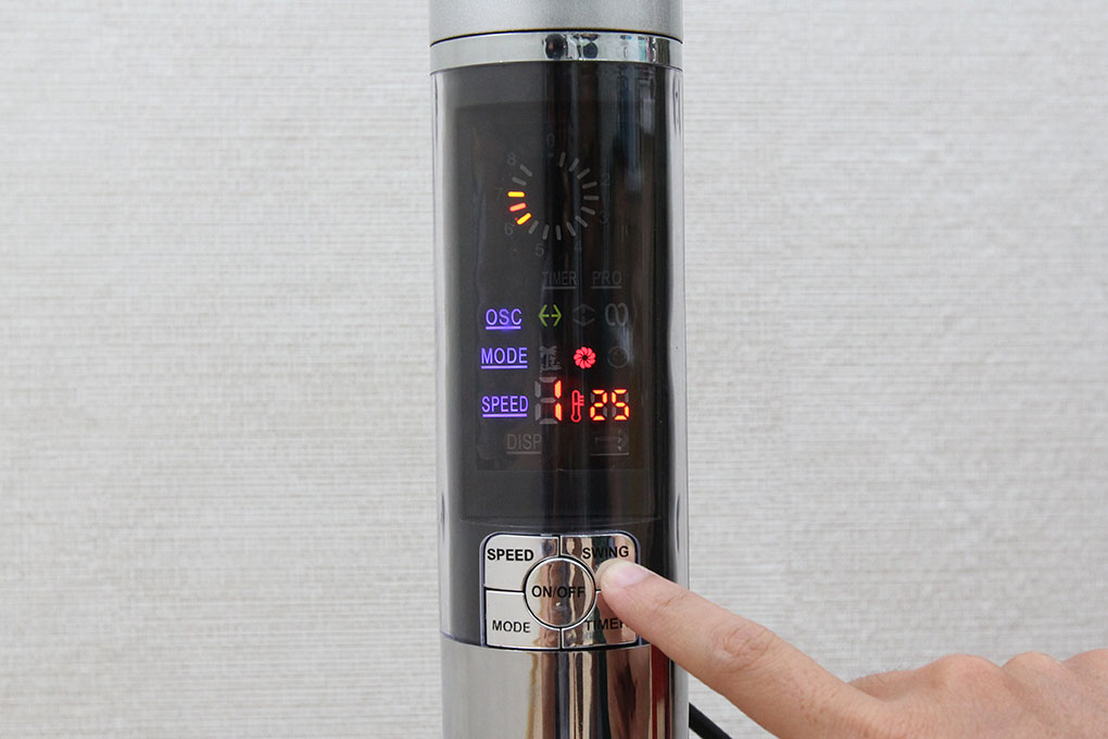 Quạt đứng Lifan Đ-16RC8 có remote