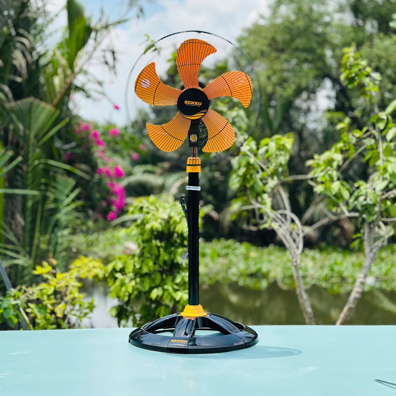 Quạt đứng Senko DCN1803 75W, 5 cánh 43cm, điều chỉnh chiều cao