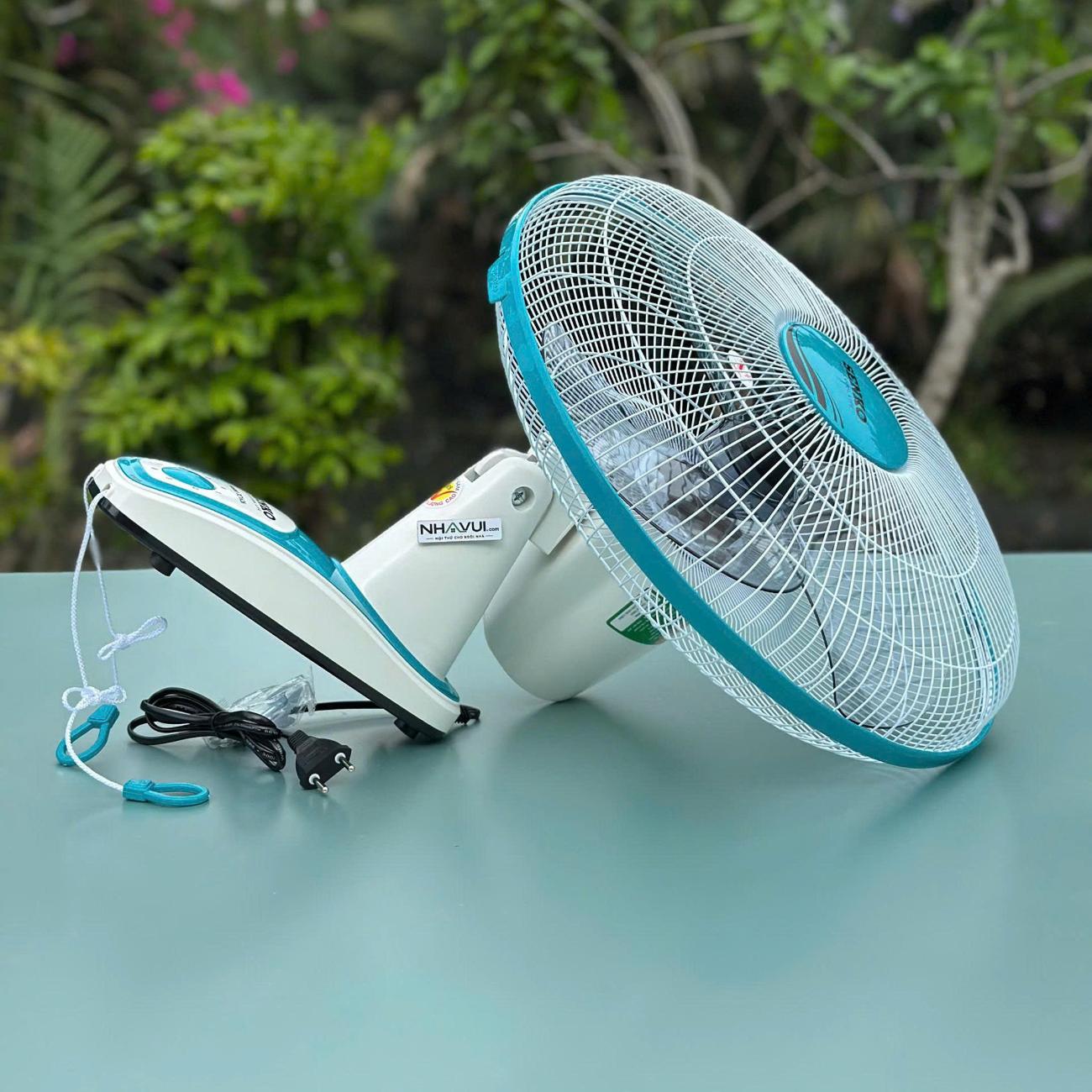 Quạt treo tường 2 dây Senko TC1626 47W cánh 39cm