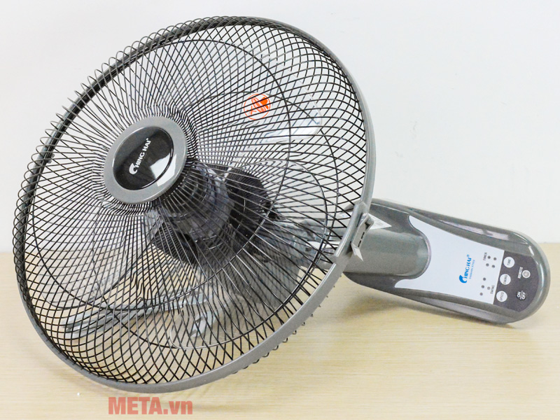 Quạt treo tường Ching Hai W615A có điều khiển