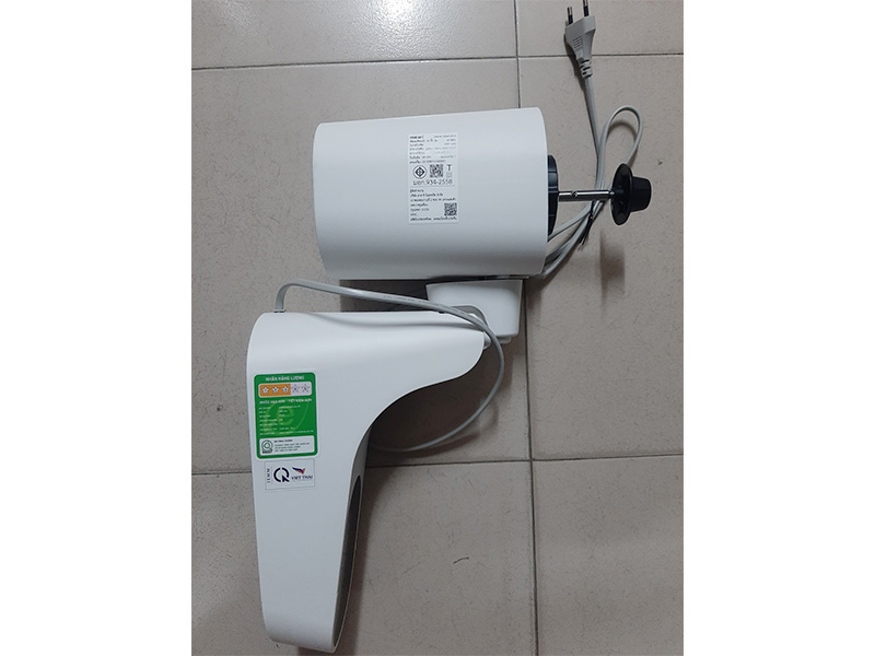 Quạt treo tường Hatari HF-W18R1 có điều khiển từ xa