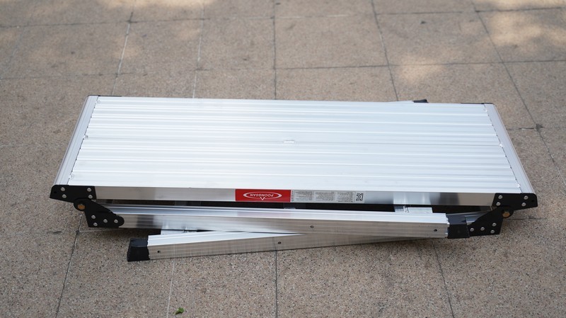 Thang nhôm dạng bàn Poongsan PS-401212 mặt bàn 40 x 120 cm, tải 120 kg