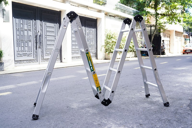 Thang nhôm gấp 4 khúc Boodoor GK25 chữ A 2,5 m, chữ I 5 m, tải 150 kg