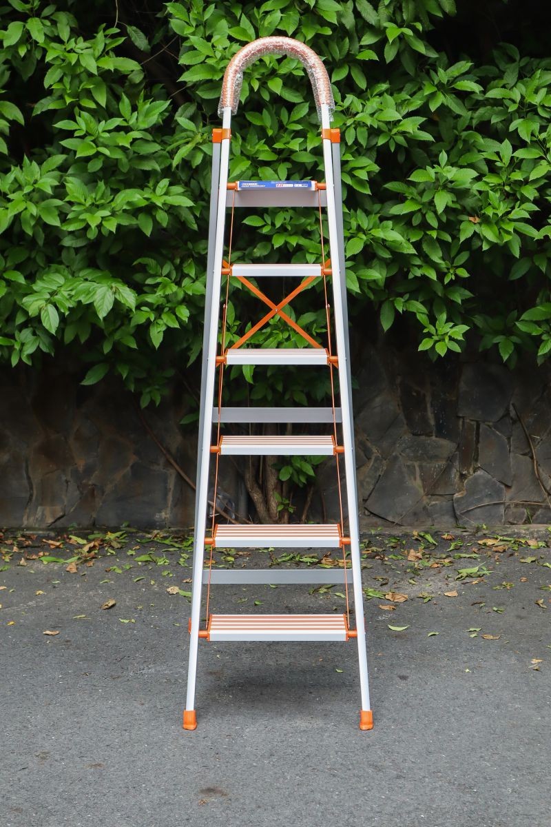 Thang nhôm ghế 6 bậc Nikawa NKA-06 – bậc trên cao 1,46 m, tải 150 kg