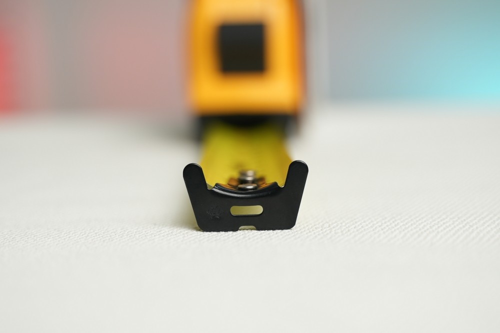 Thước cuộn thép Dewalt DWHT38118-30 8 m bản 25,4 mm