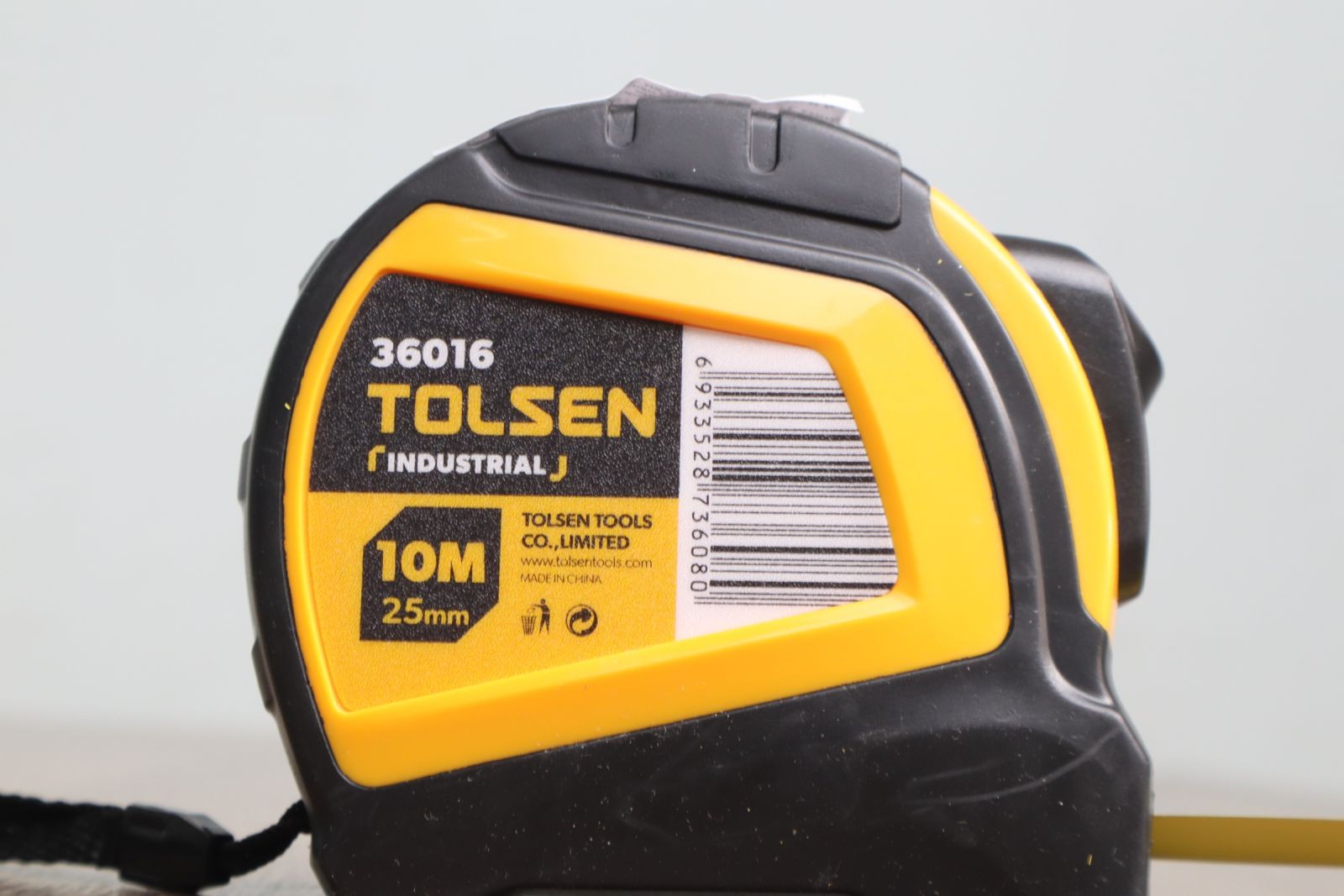 Thước cuộn tự động Tolsen 36016 dài 10 m, bản 25 mm